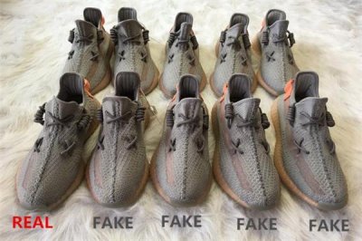 ​yeezy 350欧洲限定真假对比 椰子350欧洲限定真假鉴定