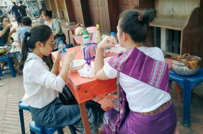 ​看到老挝当地市场的女人，终于明白中国游客想来老挝找对象