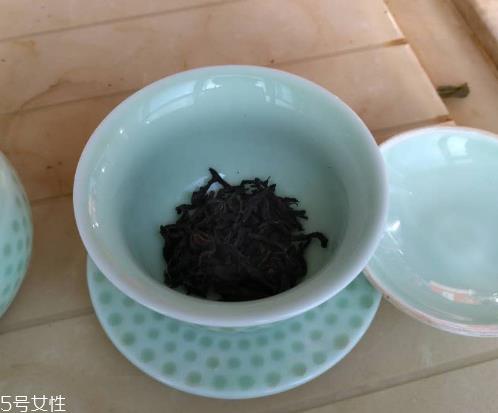 红茶是发酵的茶吗？红茶怎么做的