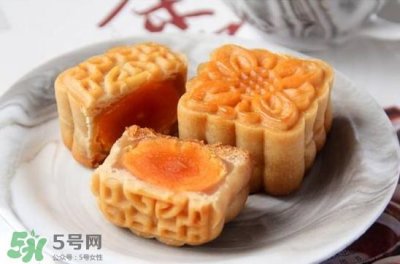 ​广式月饼可以用低筋面粉吗 广式月饼用低筋面粉还是中筋面粉