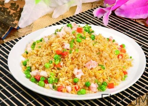 蛋炒饭为什么要用隔夜饭？蛋炒饭可以用热饭吗？