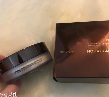 hourglass散粉和marc jacobs散粉哪个好