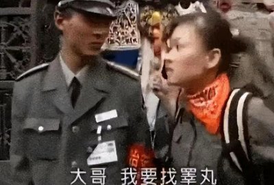 ​“擦边女王”陈乔恩，节目中真空上阵，当众扯掉内衣，太疯狂！