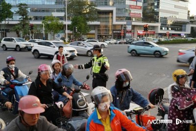 ​中山：每天600余警力上路执勤 培养市民良好交通习惯