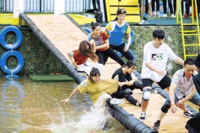 湖南卫视《摇啊笑啊桥》韩悦惊天逆袭!秒杀恐龙队