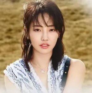 40岁白百何与丈夫张思麟一家三口罕见现身,网友:新家庭也很温