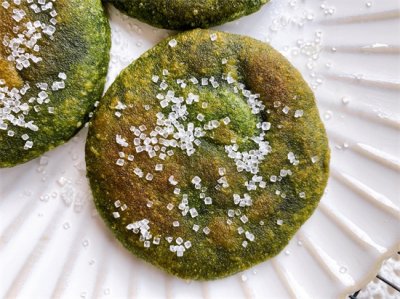 艾叶粑粑怎么做简单(做法原来这么简单,外酥里糯,满口清香)